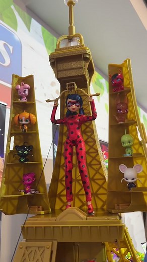 Simply the best – and the biggest! At #TISpringFling we got a sneak peek at @Playmates Toys’ massive Miraculous Ladybug Paris Heroes Playset! ♥️🐞 It will be available for $149 at @Walmart in July! Do you know someone who would love this?! #weknowplay #miraculous #miraculousladybug #miraculoustalesofladybugandcatnoir #miraculouslb #newtoys #sneakpeek #firstlook #toytok #miraculousladybugtiktok
