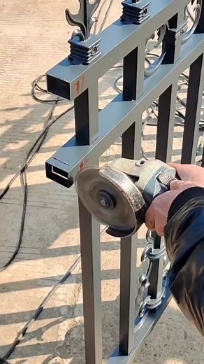 Metal Fence Post Grinding Techniques