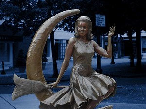 Bewitched Statue in Salem, USA
