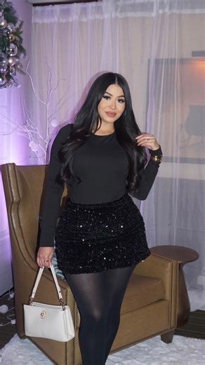 Discovery Clothing on Instagram: "OOTN 🖤🍸 @kasandraxmua"