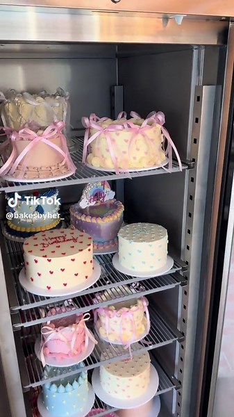 Deliciously Cute Cakes: Order Online from Bakesbyher