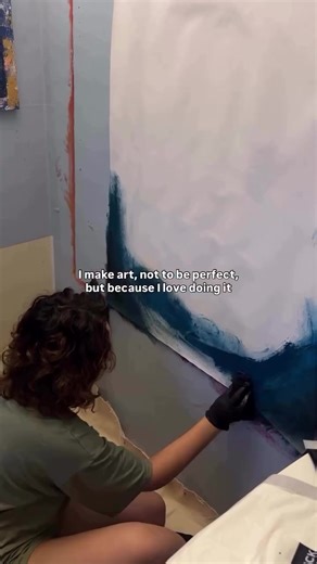 I don’t create to be perfect. I create because it feels like breathing. Every stroke, every texture, every bloom — is a piece of my inner world translated onto canvas. That’s why Shakti pieces aren’t just decor. They’re energy. They’re presence. They’re a feeling you take into your home. If you want a piece that’s made with heart, hands, and intention — you can order your custom artwork now. #shaktibloom #artwithsoul #creativeenergy #handmadeart #customartwork