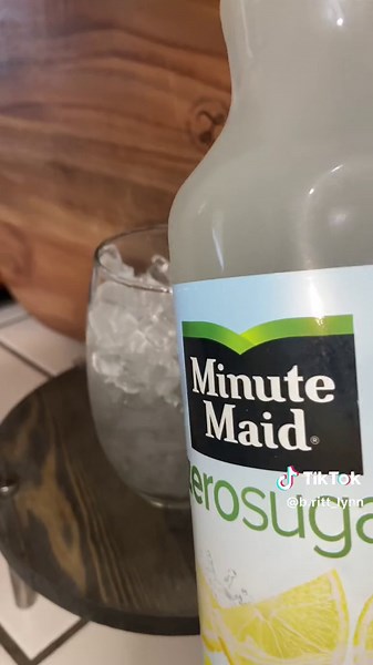 Adult Elsa's Frozen Lemonade Recipe with HiCOZY Nugget Ice Maker