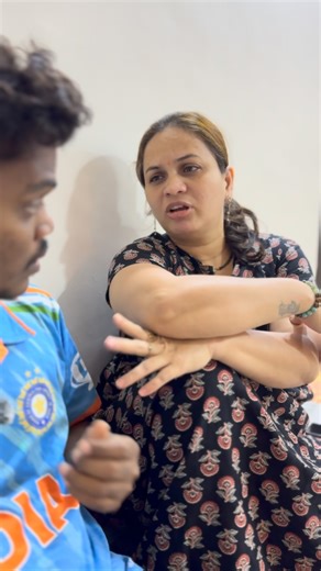 Shamikaa13Shailendra on Instagram: "GF chi tension veglich… pan gharatli public veglich level var astat 😜 तुमच्याकड़े pn असच होत का? Please comment if you are relatable to this video. #ComedyVideo #MarathiComedy #GharatlaIssue #MulgaBoltoय #GFProblems"