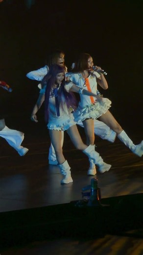XG - ROCK THE BOAT [London 2026] #XG #chisa #concert #maya #jurin #cocona #juria #harvey #hinata