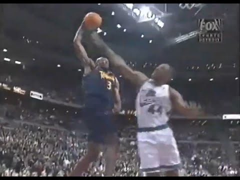 Erick Dampier Posterizes a Mostly Ground-Bound Rick Mahorn