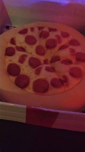 ピザボックスのデザイン変えました‼️ #ファイブナイツアットフレディーズ #フナフ #ピザ #fivenightsatfreddys #fnaf #fnafpizza #fnafpizzabox