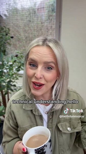 You don’t lack talent, you lack understanding. Singer problem… You’ve been singing for years. But no one ever really explained how your voice works. So you’re guessing. You know songs. You know style. You know vibes. But foundations? Breath. Support. Stamina. Chest. Mix. Head. If those words feel slightly fuzzy… that’s not your fault. A lot of singers are taught what to sing. Not how their voice actually functions. And without foundations, everything feels 50/50. Some days it works. Some days it