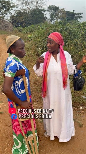 She has an accident with a trailer vehicle last year and her bones were dislocated, meet this lady at the mountain and I had to support with the little I have | Precious Ebina