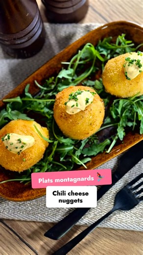 Testez les plats montagnards de Cuisine AZ épisode 2/5 🤩 Régalez-vous avec ces chili cheese nuggets qui fusionnent le fromage fondant et les épices relevées dans des bouchées croustillantes addictives ! 🌶️🧀 | Cuisine AZ