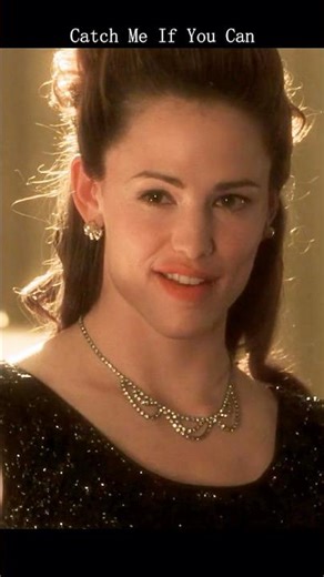 #film #movie He Got the Suit AND $400! 😱👔💵 | The Ultimate Con | Catch Me If You Can (2002)