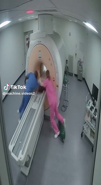 Incidente en el Hospital: MRI y CCTV