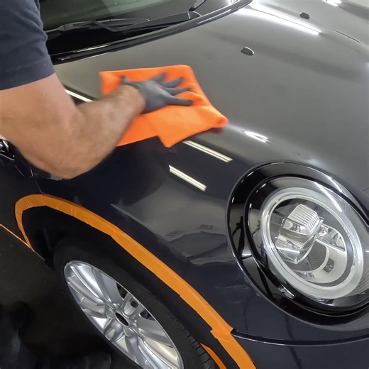 Fase final de reconstrucción del Mini cooper : Aquí le coloqué protección cerámica a la pintura para darle un acabo impecable 🔥🔥🔥 #tiktokviral #dmodz #miami #car #beforeandafter