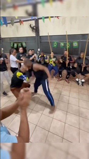 And then they say capoeira isn't dangerous... 😱 #capoeira