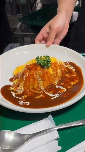 【たちばな亭】横浜赤レンガのトロトロオムライス！（Tachibana-tei：Omelette rice with tender eggs in Yokohama!）