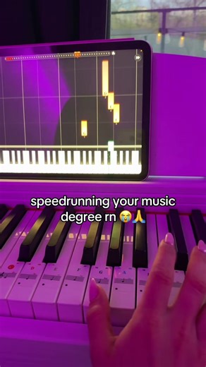 I do this better with Artie #learningpiano #pianolesson #piano #keyboard #pianobeginner