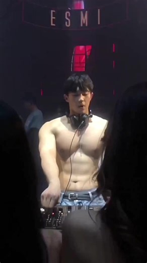 the way they bounce #pecs #chest #hotmen #asian #fy #fyy #fyp