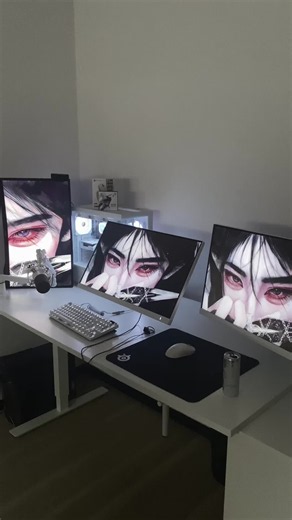 White PC Setup Ideas: Minimalist PC Gaming Desk Inspiration