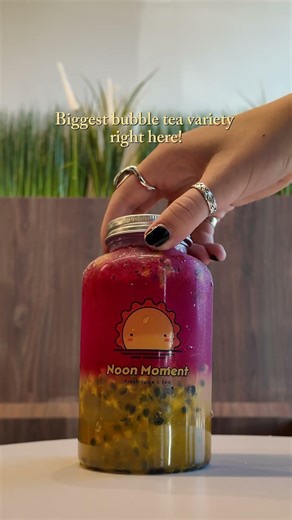 Boba heaven 🧋✨ From classic milk tea to fruity faves—what’s your go-to bubble tea? 👀🍓🍑