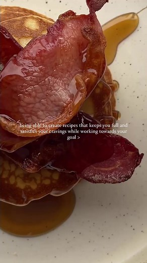 WHY YOU NEED TO EAT THE FOODS YOU LOVE🥞🍪🥓 I genuinely believed that the only way my goals could ever be achieved was through being crazy restrictive and to listening to everything diet culture said! I believed this because at the time the people I followed on social media did the exact same thing, so I thought they had to be right🤷🏼‍♀️ Yes I lost weight, but in the long run I actually didn’t… You see it’s so easy to want to be restrictive with your calories and food when trying to lose fat