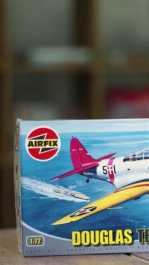 In this month’s episode of our retro unboxings, we take a look at the 1:72 scale Douglas TBD-1 Devastator. The origin of this tooling dates back to 1969, while this particular box was released in 1990. Learn more: https://ow.ly/eci650VzRkZ 👈 #Airfix #ScaleModelling #ScaleModels #DouglasDevestator #ModelKits #PlasticModels #RetroUnboxing #Aviation | Airfix