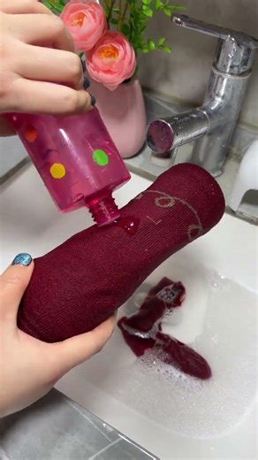 Top 10 Easy Ways to Wash Socks - Life Hacks for Daily Living