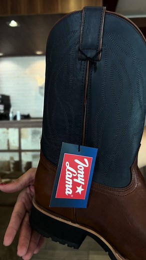 Promoción de Botas Vaqueras: Modelo Justin y Tony Lama Boots