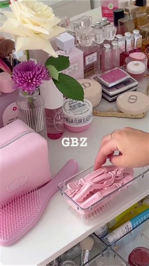 organize with me #viral #makeup #beauty #trending #foryou #vanity #vanitysetup #organizer