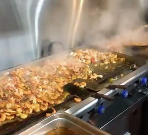 751K views · 375 reactions | There’s $3,000 worth of seafood on this giant platter from San Pedro Fish Market and Restaurant | In The Know | Facebook