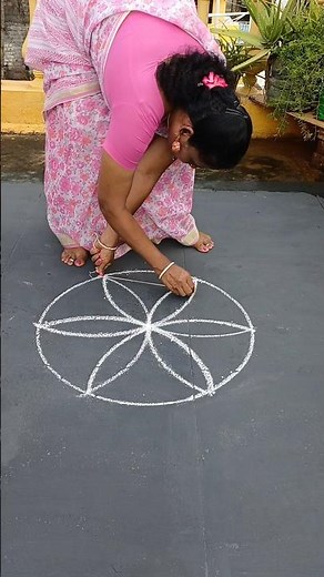 How to draw a circle | how to draw perfect circle | rangoli tutorial | rangoli tips | p square ra...