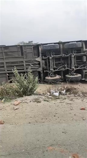 Accidente de autobús JIREH cerca de Jayanca