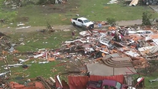 Tornado sweeps through Texas leaving at least 4 dead