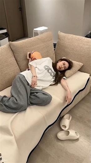 AMAZING GIFTS 🛏️😕 trending #shortsviral #viralvideo #magic #supergirl #help #me #amazing #art #gifts