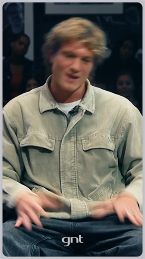 Pedro Novaes resolveu se aventurar no meio do mato com a família. Como de costume, ele e os primos montaram um abrigo para aproveitar o visual incrível da serra. Mas quando voltou pra casa, Pedro percebeu que suas pintinhas estavam se mexendo! 😅 #PorchatNoGNT #QueHistóriaÉEssaPorchat | GNT