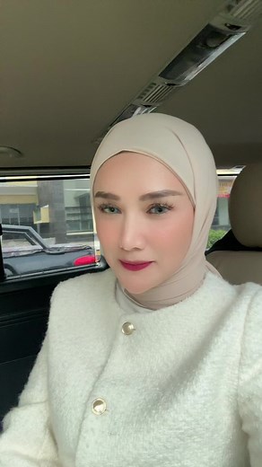 Mulan Jameela Nemenin Anak Main Ice Skating - Agak Lumayan Hasil Take Terbaru