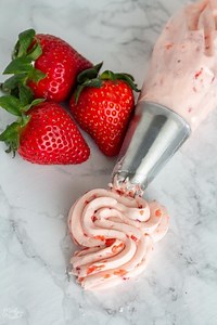 low carb strawberry buttercream frosting