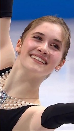 Isabeau Levito is ALL SMILES in return 😄✨⛸