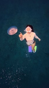 Mọi thứ vẫn đang chill cho tới khi âm thanh đó vang lên, đây là một trong số ít lần mình đang tác nghiệp và quay lại được, cảm giác lúc đó tim vừa đập nhanh vừa lo lắng cho người chị đi cùng mình, theo mình quan sát thì nó đến từ rất xa, không biết nếu ở gần thì mình sẽ bị ảnh hưởng thế nào, cầu nguyện cho những chuyện như thế này không bao giờ tiếp diễn 🙏 Mọi thứ trong video đều là real từ âm thanh ánh sáng hay tốc độ 🙏 | Dai Nguyen