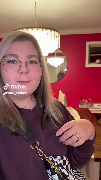 code_chloee (@code_chloee)’s videos with original sound - code_chloee