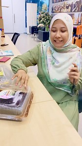 14K views · 161 reactions | Korg kena cuba kek coklat banjir. Serious...