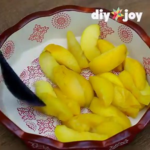 Can't make it to Cracker Barrel? Luckily copycat recipes exist... like these fried apples! Full recipe: go.diyways.com/friedapples | DIY Ways