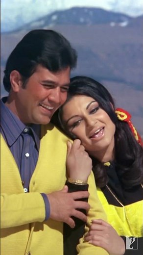 Timeless mood? Hum Aur Tum has got you 💖 | #HumAurTum | #RajeshKhanna | #SharmilaTagore