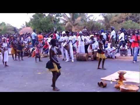Carnaval 2012 Guine-Bissau.flv