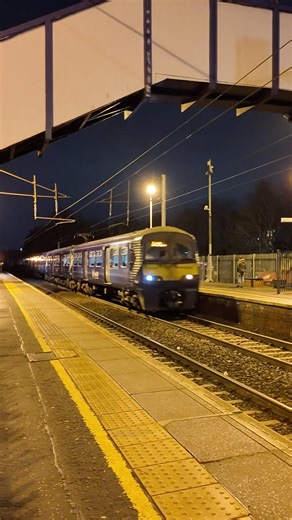 Scotrail Class 320s Anderston to Carstairs passing Holytown #trainspotting #railways #class320