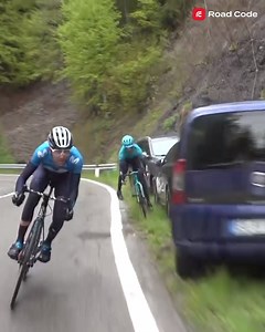 Nerves of absolute steel 😬 Gorka Izagirre managed to stay cool and save what looked like a certain crash at the 2021 Giro d’Italia. | Road Code