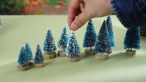 Amazon.com: Cinnvoice 12 Pcs Christmas Table Decor Including 9 Pcs Mini Xmas Trees 4 Sizes Artificial Bottle Brush Trees and 3 Glass Vases for Holiday Winter Tabletop Centerpieces Home Indoor Village DIY Crafts : Home & Kitchen