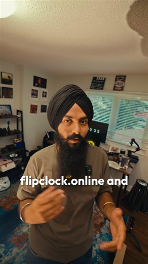 For this aesthetic clock on your display just go to flipclock.online #clocky