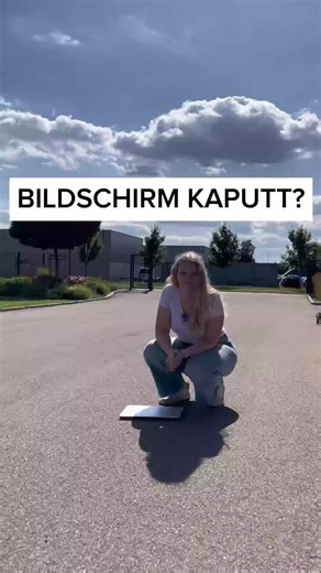 Bildschirm kaputt? 😵‍💻 Refurbished rettet 💸🌱 #Laptop #techhumor #refurbished #esmcomputer #reloveIT