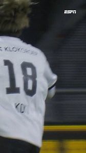 Koki Ogawa kopt de bal met een beetje geluk via de paal en keeper Jari De Busser binnen 🇯🇵 | ESPN NL