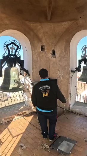 En el día de hoy a las 11:00h de la mañana se ha realizado el famoso toque de las pre-campanadas de los niños en San Fulgencio. Un acto Bonito para el pueblo. #tradicionesdemipueblo #campanas #campanero